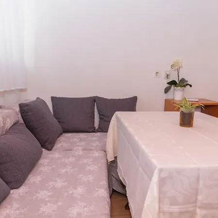 Old House With Terrace - For Guests On A Budget *