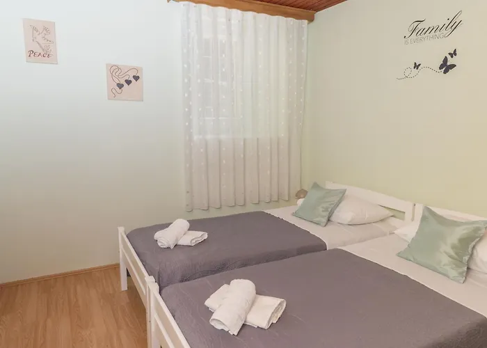 Old House With Terrace - For Guests On A Budget Split