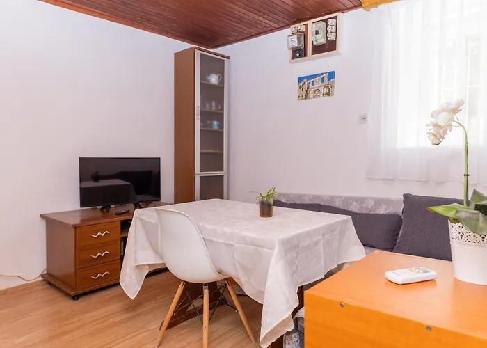 Old House With Terrace - For Guests On A Budget * Split