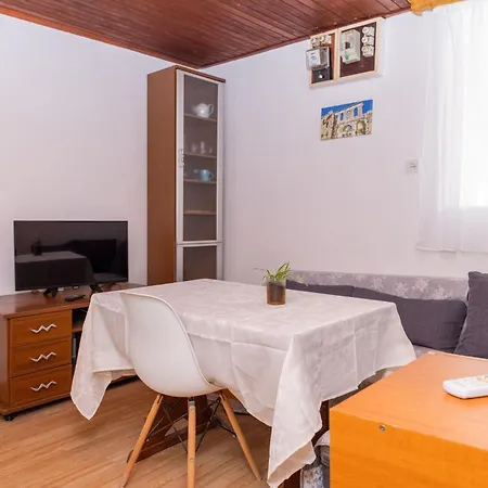 Old House With Terrace - For Guests On A Budget * Split