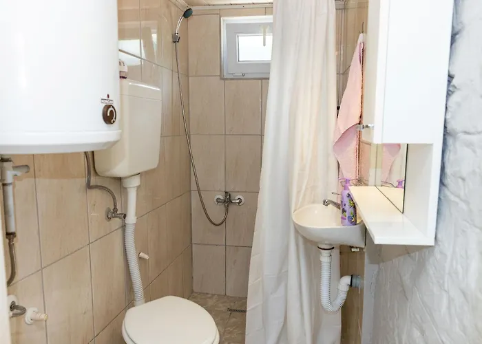 Appartement Old House With Terrace - For Guests On A Budget Split