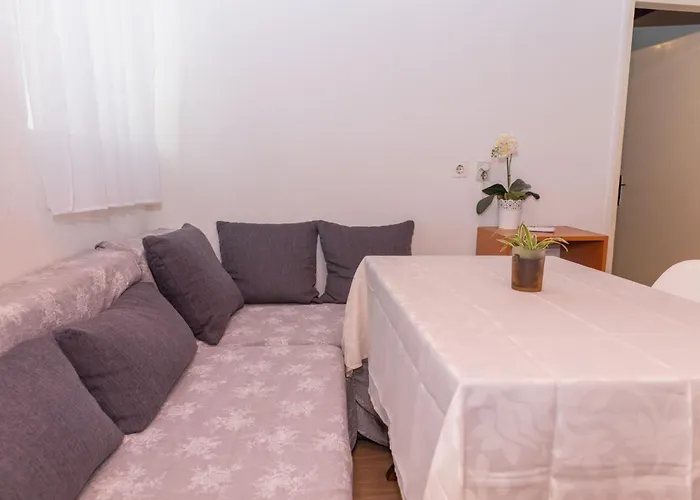 Old House With Terrace - For Guests On A Budget *