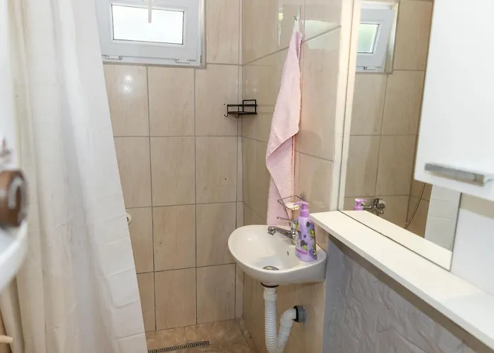 Appartement Old House With Terrace - For Guests On A Budget *