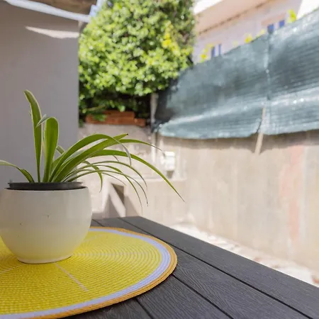 Old House With Terrace - For Guests On A Budget