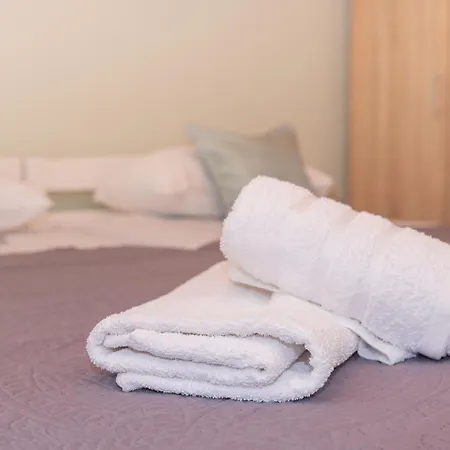 Lejlighed Old House With Terrace - For Guests On A Budget