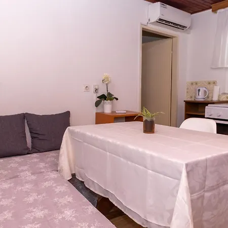 Old House With Terrace - For Guests On A Budget *