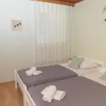 Old House With Terrace - For Guests On A Budget Split