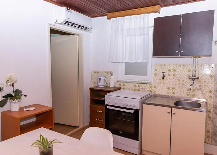 Old House With Terrace - For Guests On A Budget Διαμέρισμα